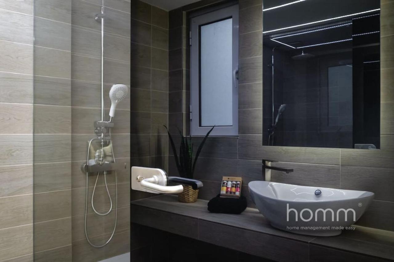 34Sqm Minimal Homm Apartment With Acropolis View Athen Eksteriør billede
