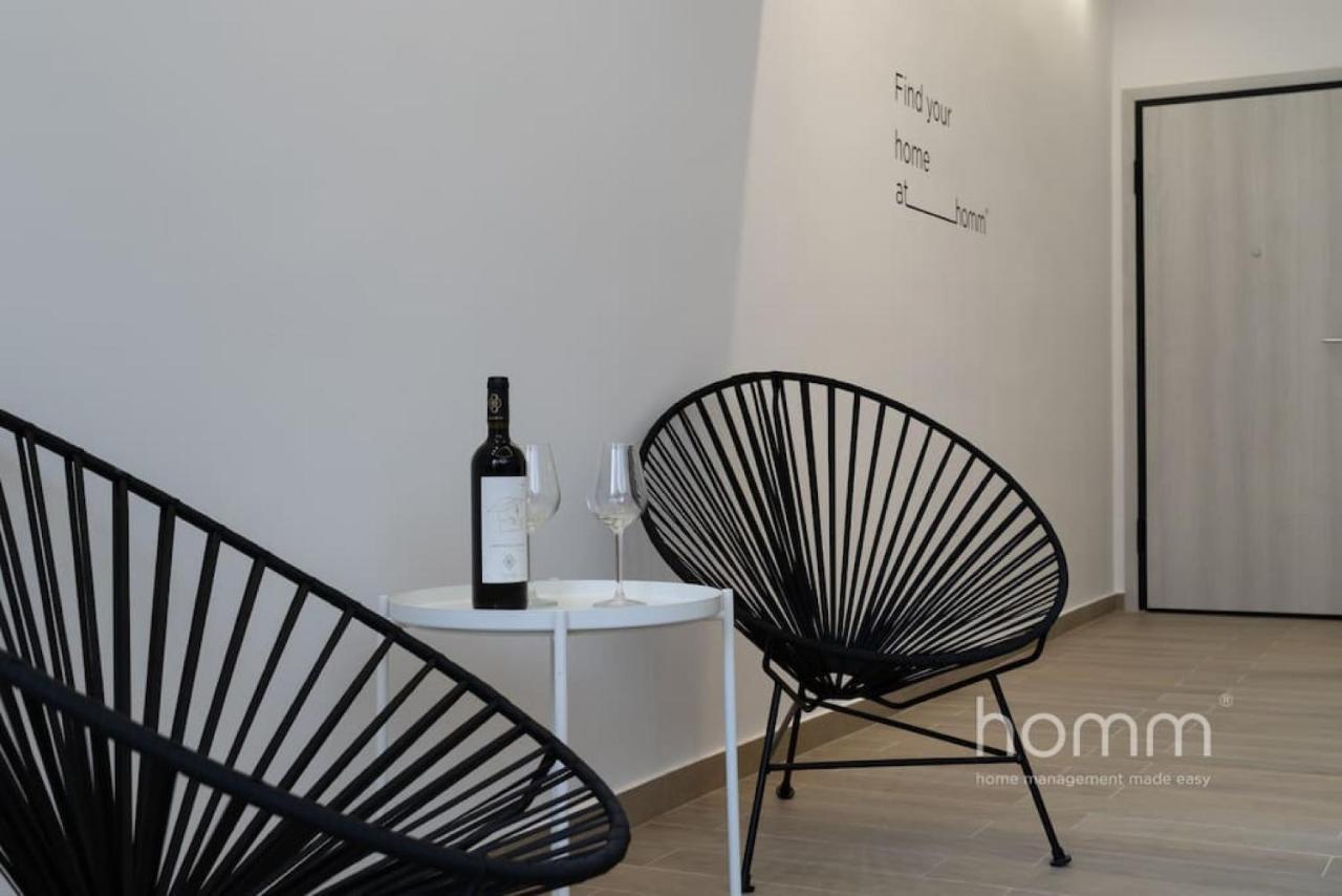 34Sqm Minimal Homm Apartment With Acropolis View Athen Eksteriør billede